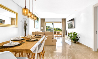 Tijdloos luxe appartement te koop met zeezicht op de Golden Mile, tussen Puerto Banus en Marbella 30882 