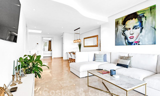 Tijdloos luxe appartement te koop met zeezicht op de Golden Mile, tussen Puerto Banus en Marbella 30892 
