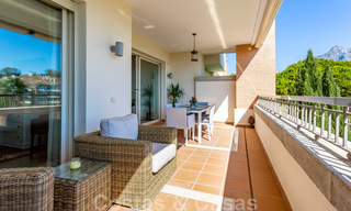 Tijdloos luxe appartement te koop met zeezicht op de Golden Mile, tussen Puerto Banus en Marbella 30903 