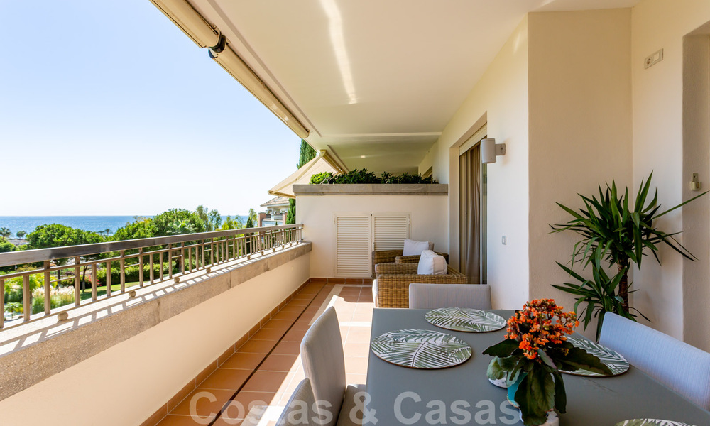 Tijdloos luxe appartement te koop met zeezicht op de Golden Mile, tussen Puerto Banus en Marbella 30909