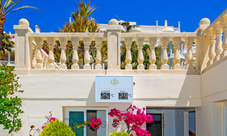 Exclusief appartement te koop met zeezicht in een eerstelijnsstrand complex aan de New Golden Mile, Marbella - Estepona 30955 