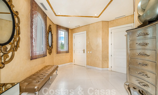 Exclusief appartement te koop met zeezicht in een eerstelijnsstrand complex aan de New Golden Mile, Marbella - Estepona 30969 