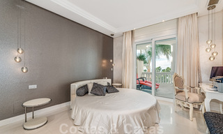Exclusief appartement te koop met zeezicht in een eerstelijnsstrand complex aan de New Golden Mile, Marbella - Estepona 30972 