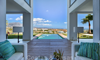 Moderne villa te koop, eerstelijns golf met panoramisch berg-, golf- en zeezicht in Benahavis - Marbella 31005 