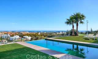Moderne villa te koop, eerstelijns golf met panoramisch berg-, golf- en zeezicht in Benahavis - Marbella 31009 