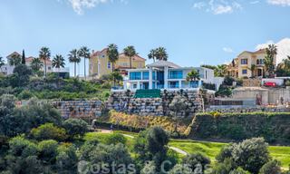 Moderne villa te koop, eerstelijns golf met panoramisch berg-, golf- en zeezicht in Benahavis - Marbella 31018 