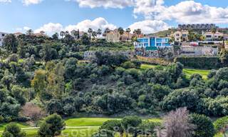 Moderne villa te koop, eerstelijns golf met panoramisch berg-, golf- en zeezicht in Benahavis - Marbella 31019 