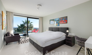 Moderne villa te koop, eerstelijns golf met panoramisch berg-, golf- en zeezicht in Benahavis - Marbella 32037 