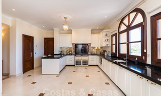 Statige landelijke villa te koop in een klassieke Mediterrane stijl op de New Golden Mile, dicht bij het strand en Estepona centrum 31392 