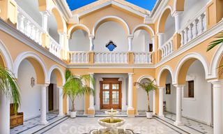 Statige landelijke villa te koop in een klassieke Mediterrane stijl op de New Golden Mile, dicht bij het strand en Estepona centrum 31402 