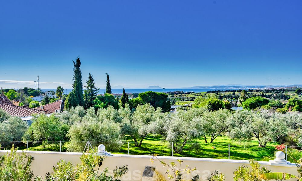 Statige landelijke villa te koop in een klassieke Mediterrane stijl op de New Golden Mile, dicht bij het strand en Estepona centrum 31406