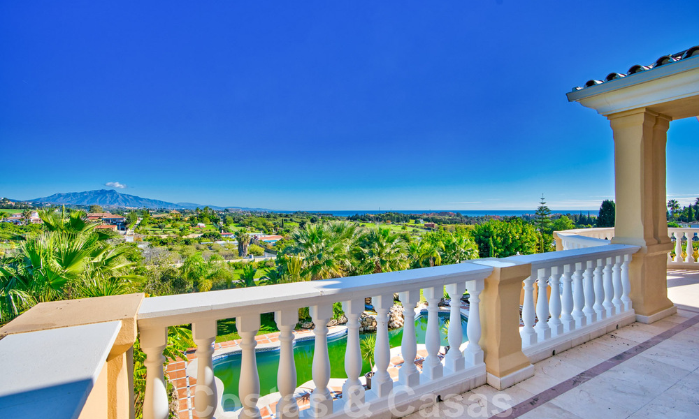 Statige landelijke villa te koop in een klassieke Mediterrane stijl op de New Golden Mile, dicht bij het strand en Estepona centrum 31413