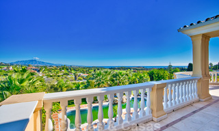 Statige landelijke villa te koop in een klassieke Mediterrane stijl op de New Golden Mile, dicht bij het strand en Estepona centrum 31413 