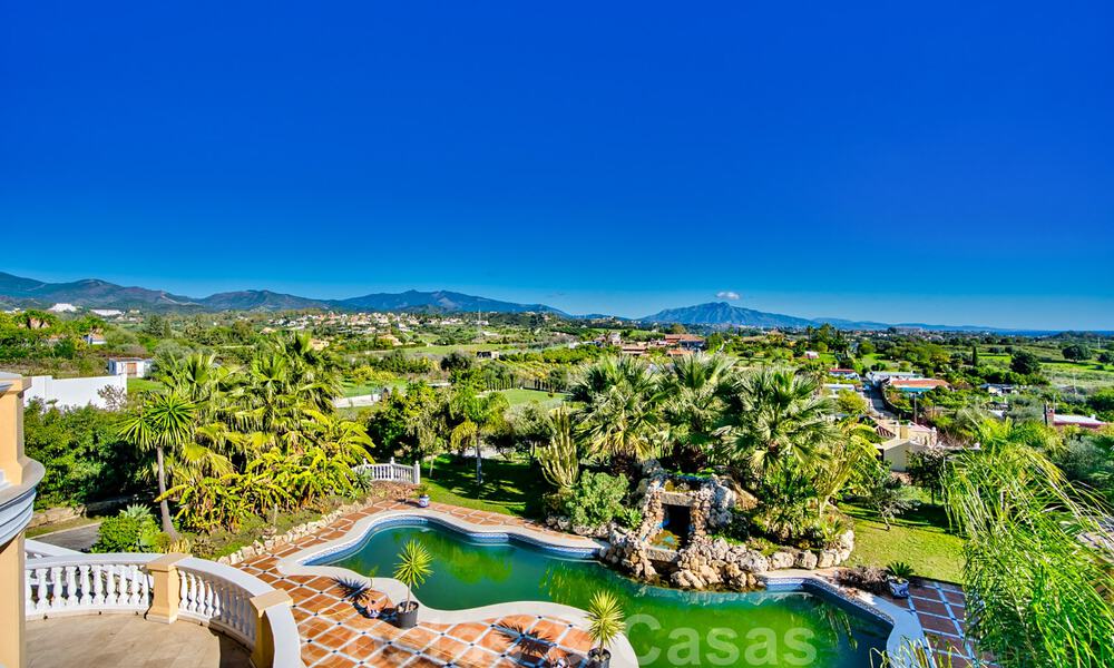 Statige landelijke villa te koop in een klassieke Mediterrane stijl op de New Golden Mile, dicht bij het strand en Estepona centrum 31415