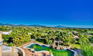 Statige landelijke villa te koop in een klassieke Mediterrane stijl op de New Golden Mile, dicht bij het strand en Estepona centrum 31415 