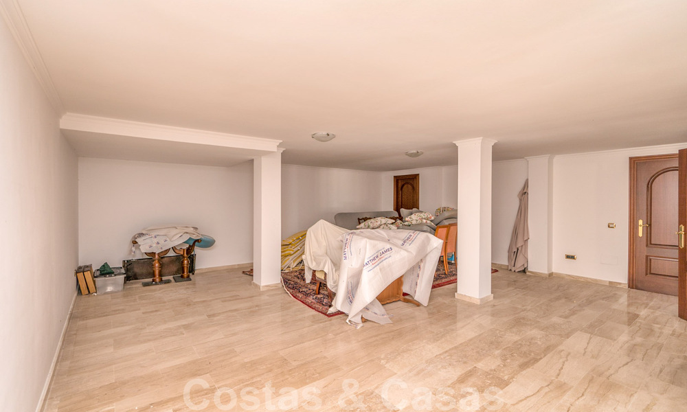 Statige landelijke villa te koop in een klassieke Mediterrane stijl op de New Golden Mile, dicht bij het strand en Estepona centrum 31432
