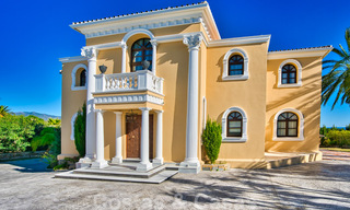 Statige landelijke villa te koop in een klassieke Mediterrane stijl op de New Golden Mile, dicht bij het strand en Estepona centrum 31437 