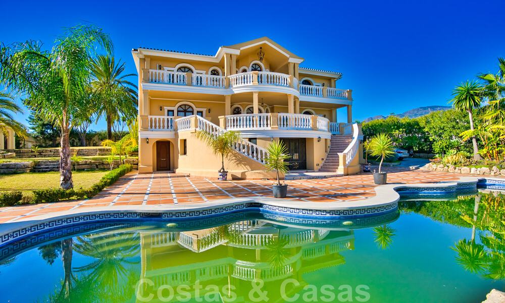 Statige landelijke villa te koop in een klassieke Mediterrane stijl op de New Golden Mile, dicht bij het strand en Estepona centrum 31443
