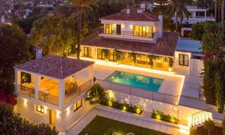 Instapklaar, eerstelijns golf, volledig gerenoveerde luxevilla in een beveiligde woonwijk te koop in Nueva Andalucia, Marbella 31234 
