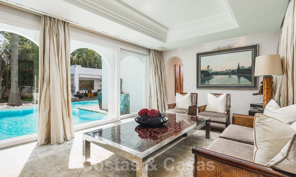 Unieke luxe villa in een Andalusische-Moorse stijl te koop op loopafstand van het strand en de golfbaan in West Marbella 31303