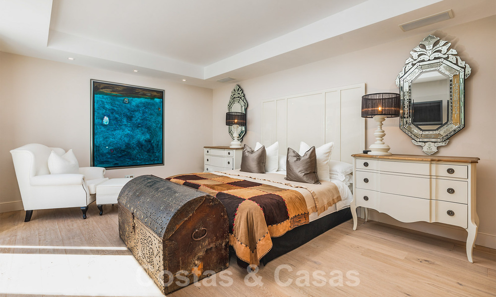 Unieke luxe villa in een Andalusische-Moorse stijl te koop op loopafstand van het strand en de golfbaan in West Marbella 31309