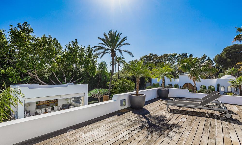 Unieke luxe villa in een Andalusische-Moorse stijl te koop op loopafstand van het strand en de golfbaan in West Marbella 31310