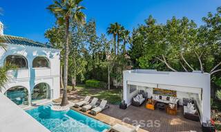 Unieke luxe villa in een Andalusische-Moorse stijl te koop op loopafstand van het strand en de golfbaan in West Marbella 31313 