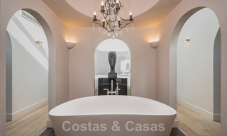 Unieke luxe villa in een Andalusische-Moorse stijl te koop op loopafstand van het strand en de golfbaan in West Marbella 31319 
