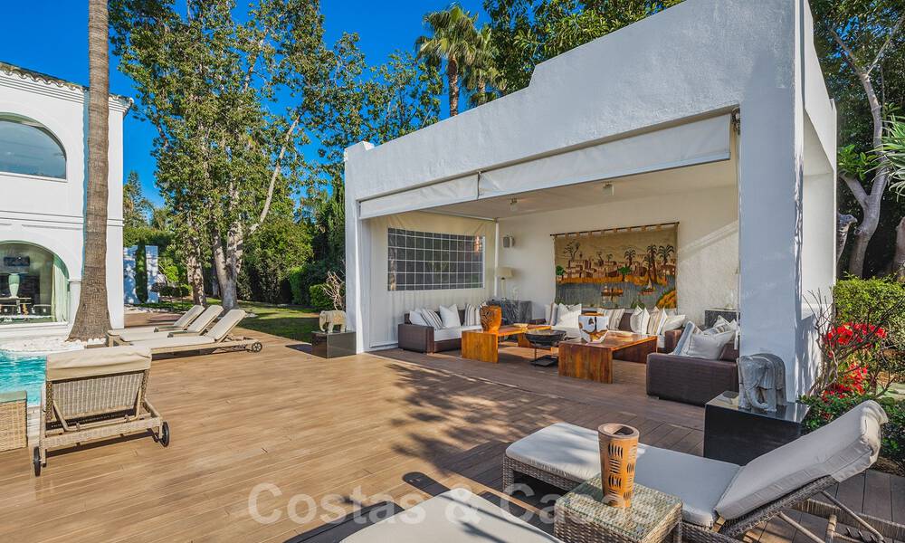 Unieke luxe villa in een Andalusische-Moorse stijl te koop op loopafstand van het strand en de golfbaan in West Marbella 31328
