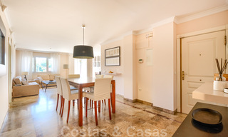 Ruim appartement met een groot terras te koop in een complex aan de Golden Mile in Marbella 31344 