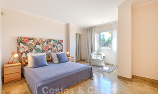 Ruim appartement met een groot terras te koop in een complex aan de Golden Mile in Marbella 31349 