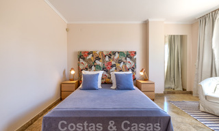 Ruim appartement met een groot terras te koop in een complex aan de Golden Mile in Marbella 31350 
