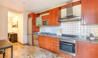 Ruim appartement met een groot terras te koop in een complex aan de Golden Mile in Marbella 31357 