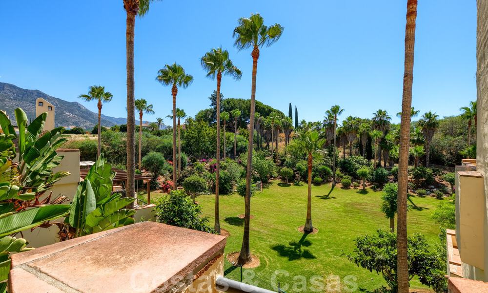 Ruim appartement met een groot terras te koop in een complex aan de Golden Mile in Marbella 31359