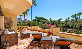 Ruim appartement met een groot terras te koop in een complex aan de Golden Mile in Marbella 31360 
