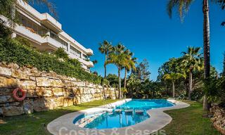 Ruim luxe appartement met een groot terras in een kleinschalig complex aan de Golden Mile te koop in Marbella 31451 