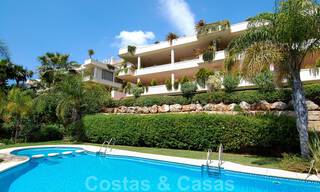 Ruim luxe appartement met een groot terras in een kleinschalig complex aan de Golden Mile te koop in Marbella 31599 