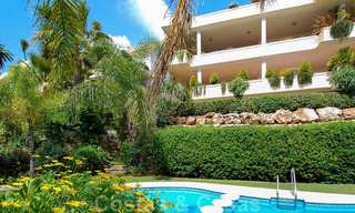 Ruim luxe appartement met een groot terras in een kleinschalig complex aan de Golden Mile te koop in Marbella 31600 