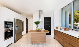 Uitstekende locatie, modern design huis te koop in de heuvels van Marbella, boven de Golden Mile in Sierra Blanca 31498 