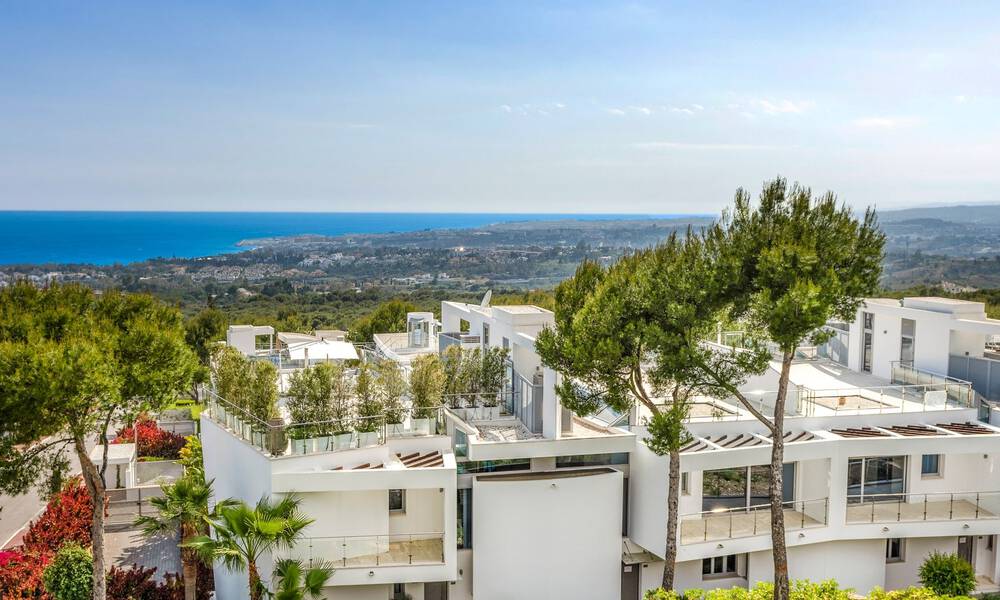 Uitstekende locatie, modern design huis te koop in de heuvels van Marbella, boven de Golden Mile in Sierra Blanca 31505