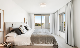 Woonklaar nieuw luxe penthouse te koop met panoramisch zeezicht in een exclusief complex in Nueva Andalucia te Marbella 31539 
