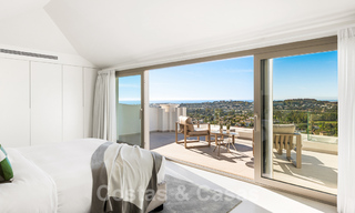 Woonklaar nieuw luxe penthouse te koop met panoramisch zeezicht in een exclusief complex in Nueva Andalucia te Marbella 31543 