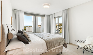 Woonklaar nieuw luxe penthouse te koop met panoramisch zeezicht in een exclusief complex in Nueva Andalucia te Marbella 31549 