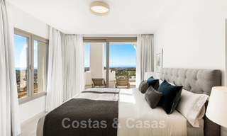 Woonklaar nieuw luxe penthouse te koop met panoramisch zeezicht in een exclusief complex in Nueva Andalucia te Marbella 31550 