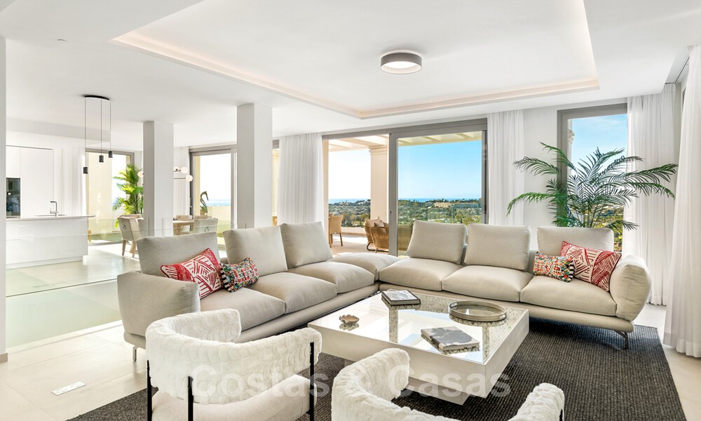 Woonklaar nieuw luxe penthouse te koop met panoramisch zeezicht in een exclusief complex in Nueva Andalucia te Marbella 31552