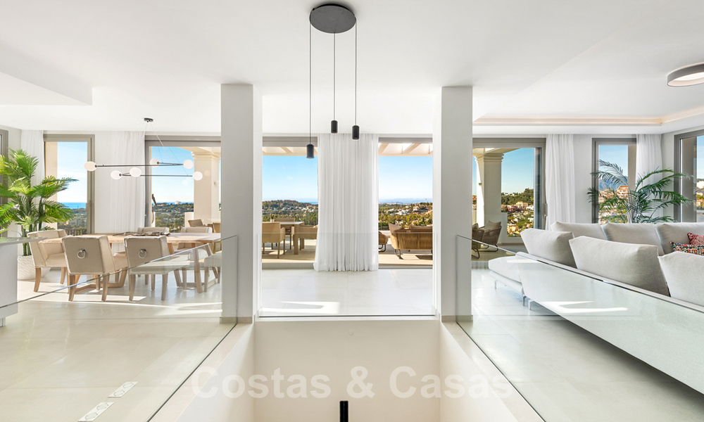 Woonklaar nieuw luxe penthouse te koop met panoramisch zeezicht in een exclusief complex in Nueva Andalucia te Marbella 31553