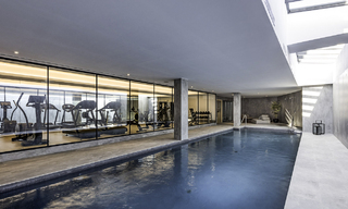 Woonklaar nieuw luxe penthouse te koop met panoramisch zeezicht in een exclusief complex in Nueva Andalucia te Marbella 31559 