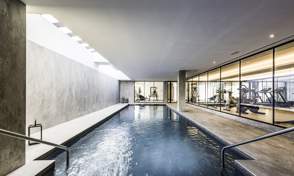 Woonklaar nieuw luxe penthouse te koop met panoramisch zeezicht in een exclusief complex in Nueva Andalucia te Marbella 31563
