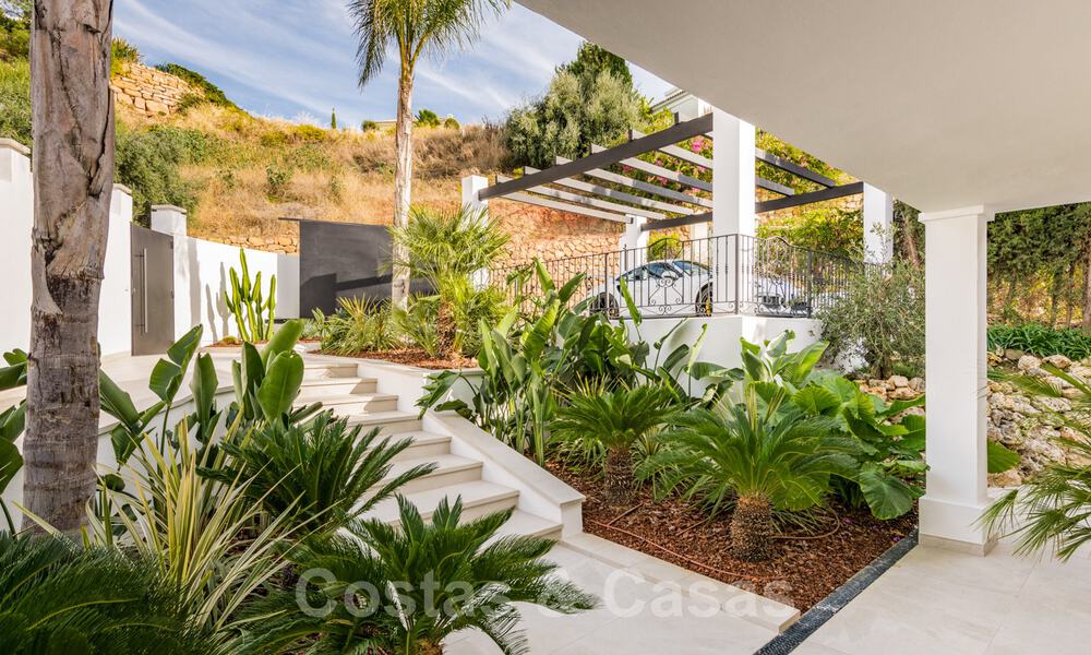 Prachtig gerenoveerde villa in Scandinavische stijl, met prachtig uitzicht te koop in Benahavis - Marbella 31724