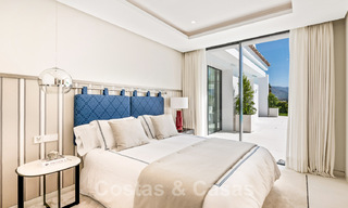Gerenoveerde luxevilla in een contemporaine stijl te koop, dicht bij voorzieningen in de golfvallei van Nueva Andalucia, Marbella 31735 